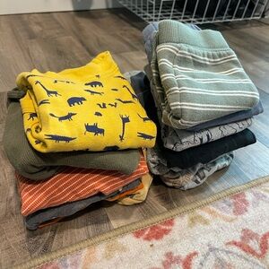 Lot of 3MO Boy onesies + pants